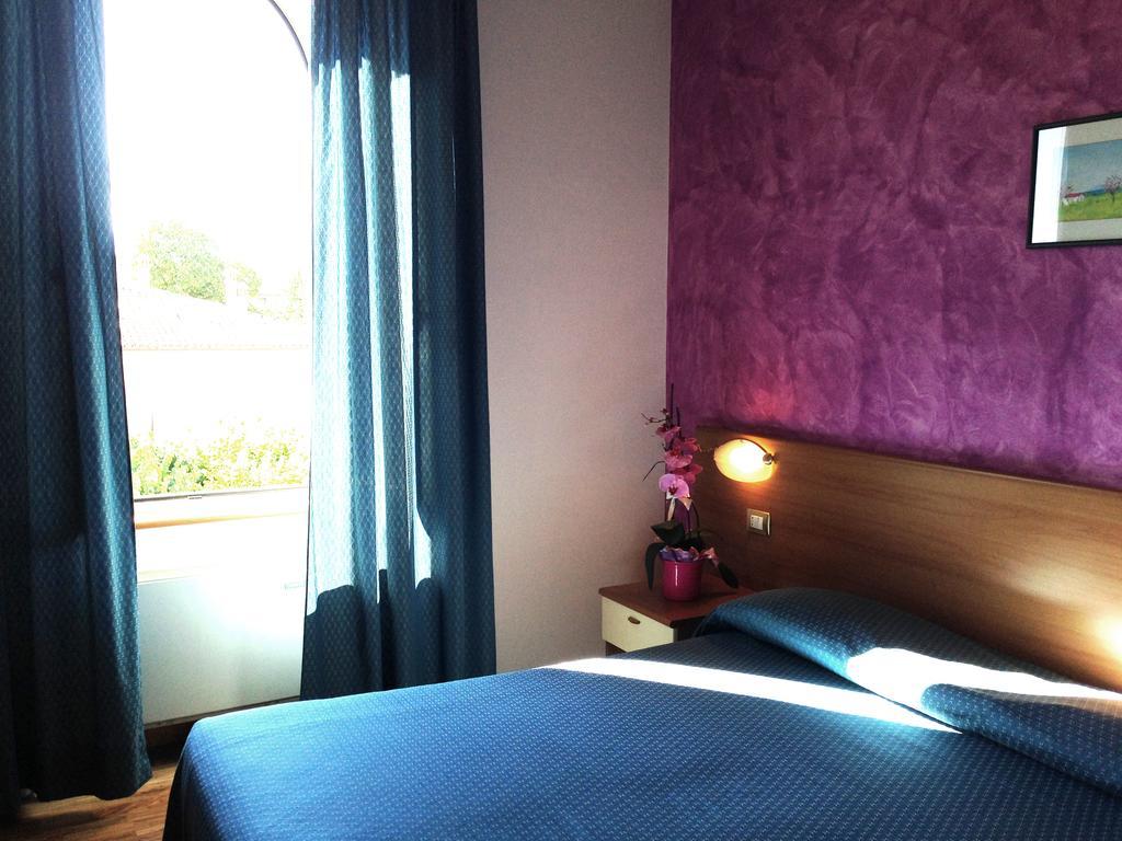 Hotel 2000 Fabriano Dış mekan fotoğraf