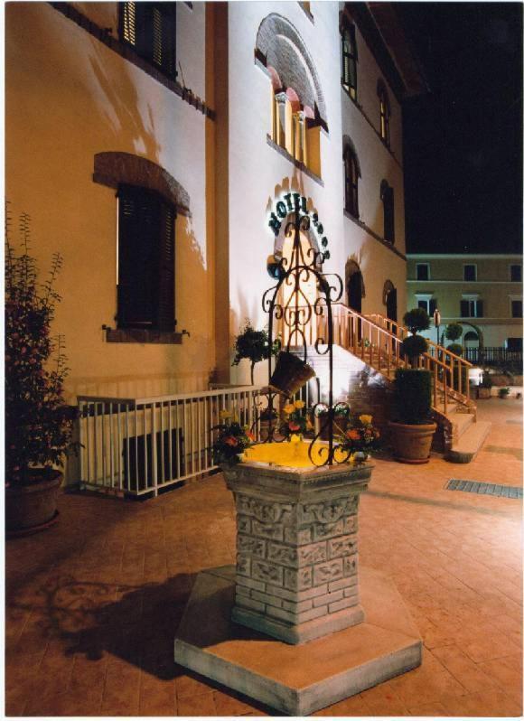 Hotel 2000 Fabriano Dış mekan fotoğraf